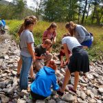 Environmental sustainability students and chemistry students on field trip to study the North Fork in Bergton, Va. Photo by Kevin Carini.