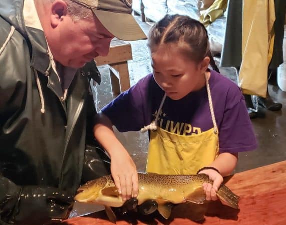 6th grade visits fish hatchery