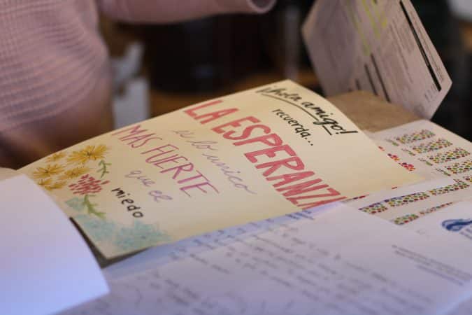 Spanish students wrote letters to children on the US/Mexico border.