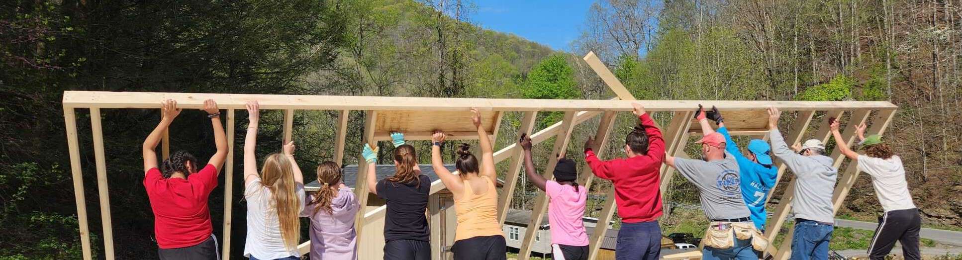 Students serve with MDS in Hurley, VA over e-term.